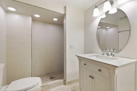 $995,000 | 197 North Kent Street, St. Paul, MN 55102