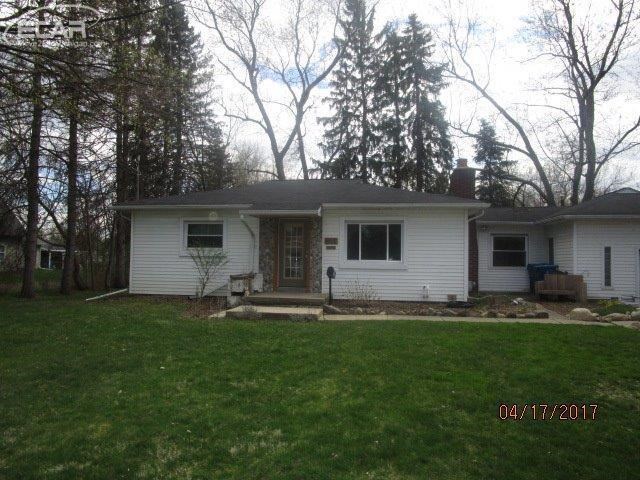 811 West Silver Lake Road Fenton, MI 48430 - Photo 1 of 16 21284460.JPG