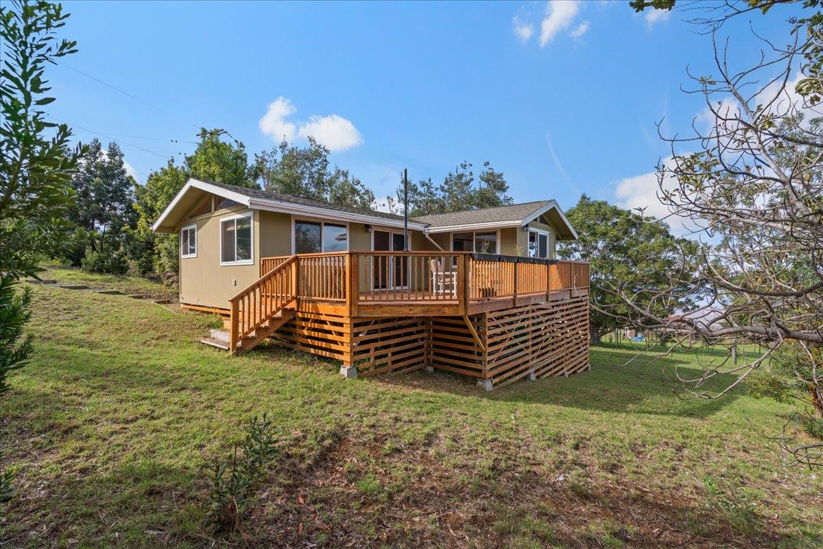 31 Hapapa Road, Unit B Kula, HI 96790 - Photo 2 of 50 a front view of a house with a yard