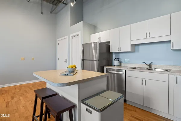 $285,000 | 700 Market Street, Unit 215, Chapel Hill, NC 27516