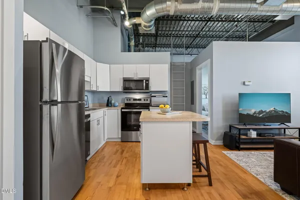 $285,000 | 700 Market Street, Unit 215, Chapel Hill, NC 27516