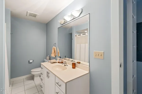 $285,000 | 700 Market Street, Unit 215, Chapel Hill, NC 27516