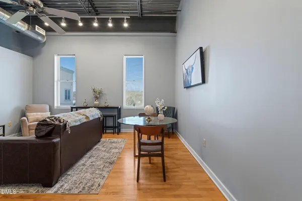 $285,000 | 700 Market Street, Unit 215, Chapel Hill, NC 27516