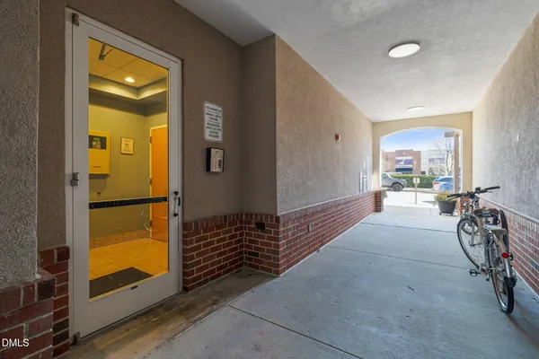 $285,000 | 700 Market Street, Unit 215, Chapel Hill, NC 27516