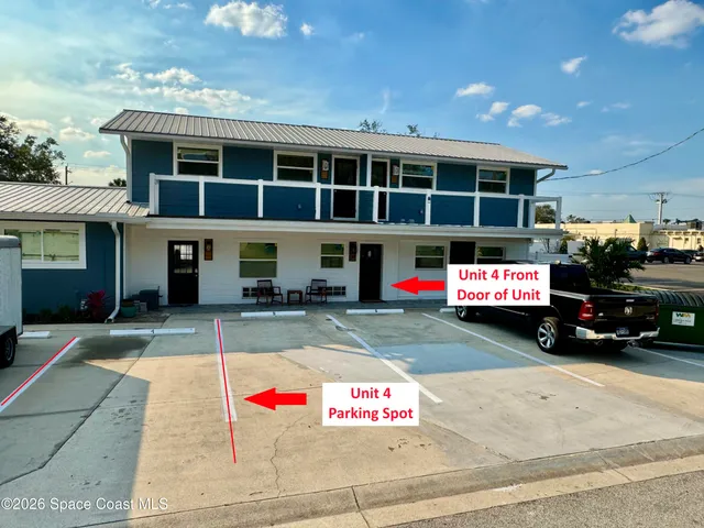 $3,200 | 208 Seminole Avenue West, Unit 4, Melbourne, FL 32901