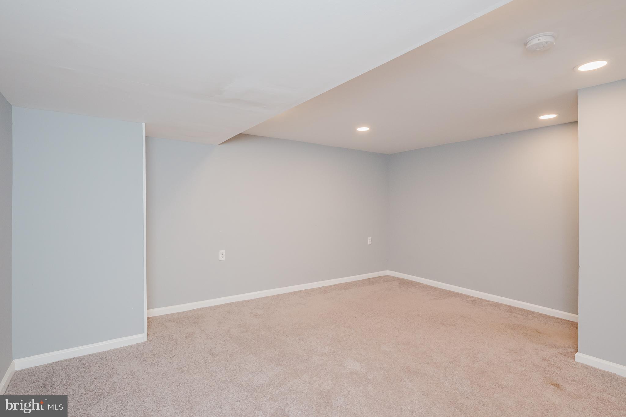 2162 Vailthorn Road Middle River, MD 21220 - Photo 34 of 50 Versatile space ready for your vision.