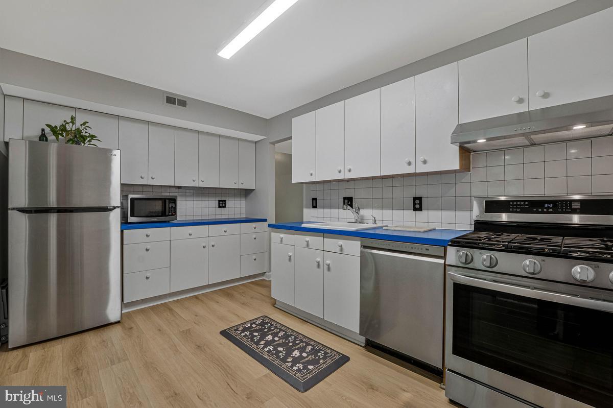 1663 Parkcrest Circle, Unit 200 Reston, VA 20190 - Photo 16 of 30