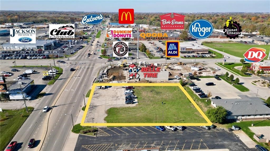 640 East Pershing Road Decatur, IL 62526 - Photo 1 of 8