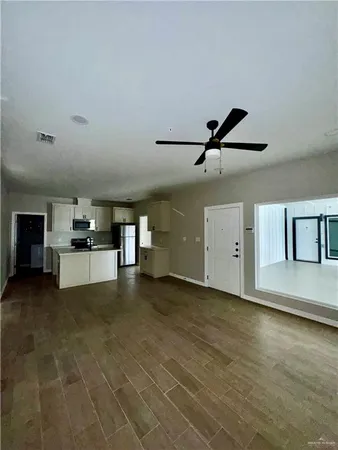 $1,300 | 716 Ragland Road, Unit 8, Mission, TX 78572
