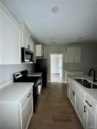 $1,300 | 716 Ragland Road, Unit 8, Mission, TX 78572