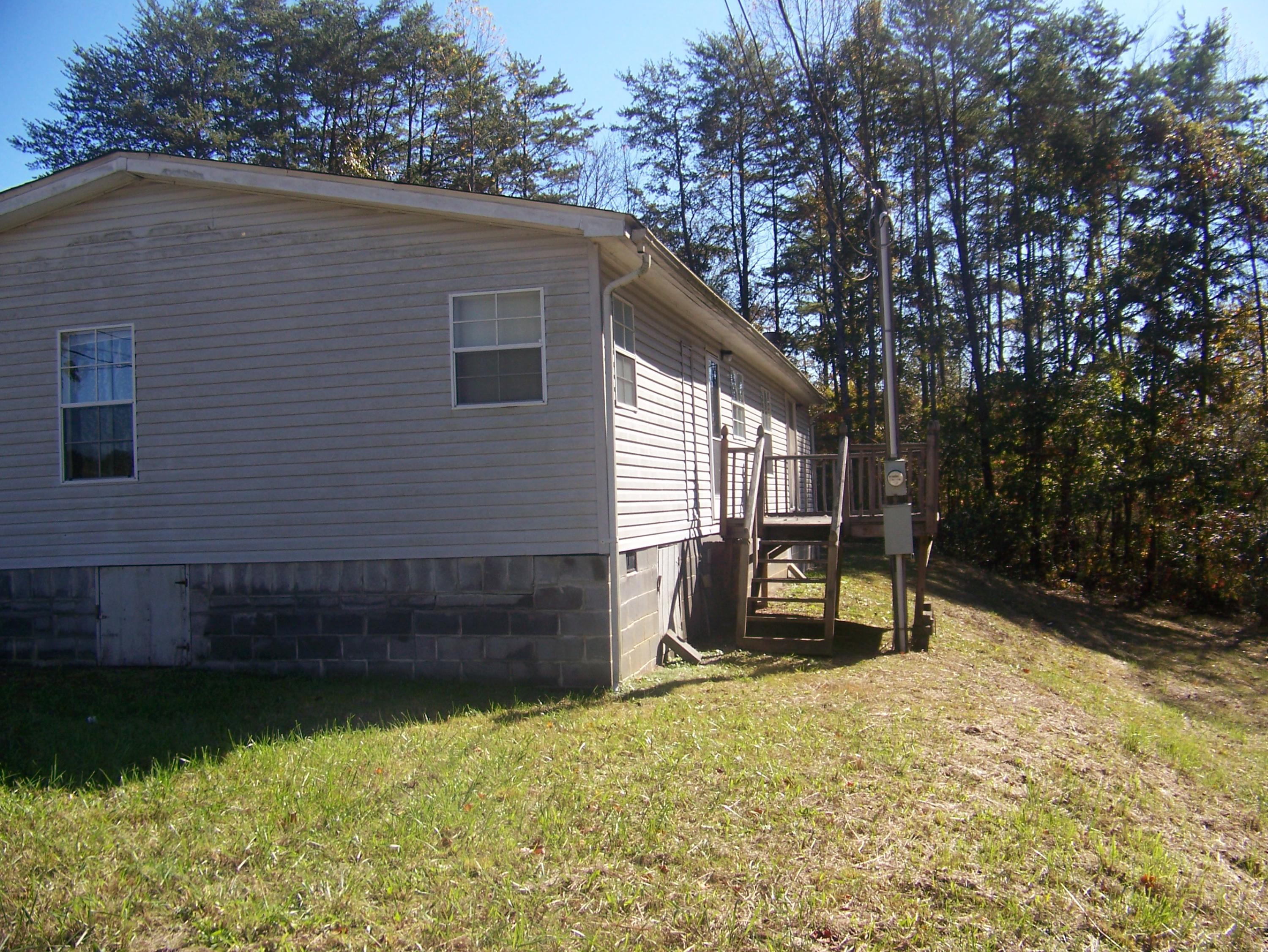 527 Thompson Bridge Road Maryville, TN 37801 - Photo 2 of 7 527 Thompson Bridge Rd 002