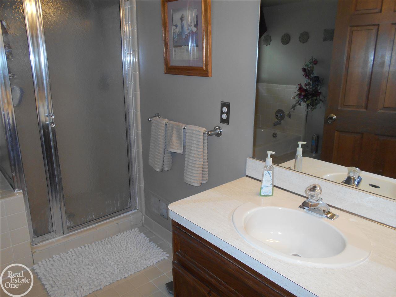 736 Stanford Circle Rochester Hills, MI 48309 - Photo 25 of 41