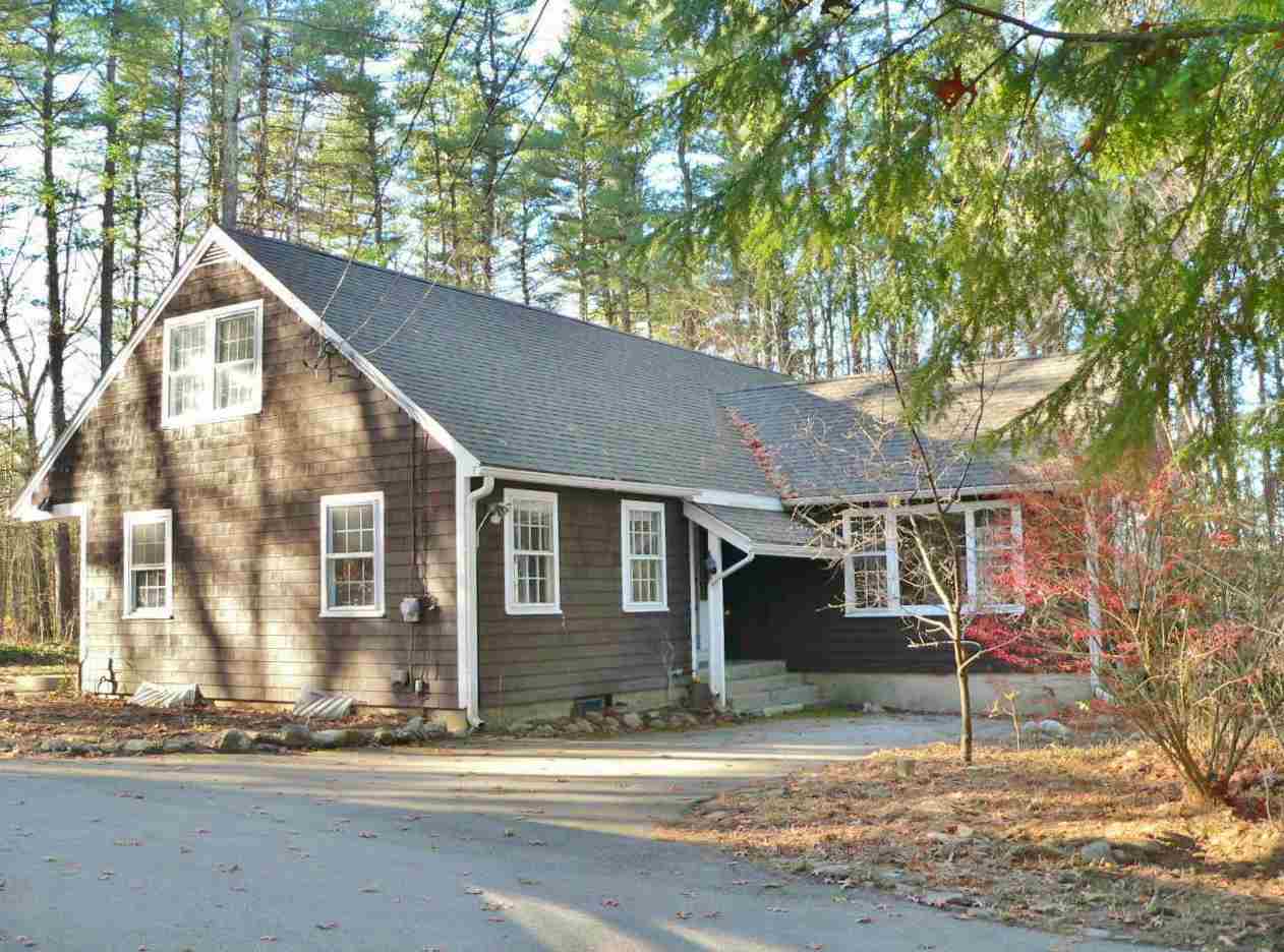 14 Massasoit Road Nashua, NH 03063 - Photo 1 of 12