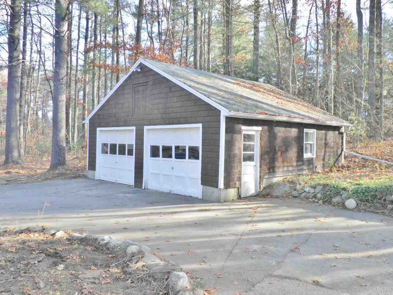 14 Massasoit Road Nashua, NH 03063 - Photo 4 of 12