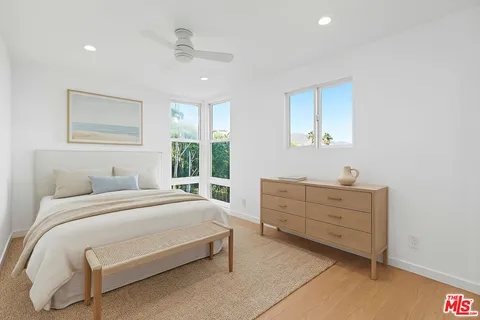 $899,000 | 23901 Civic Center Way, Unit 126, Malibu, CA 90265
