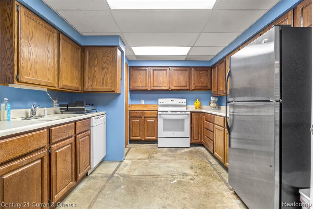 35765 Springvale Street Farmington Hills, MI 48331 - Photo 29 of 53
