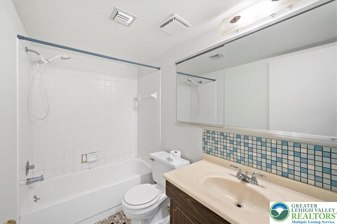 2796 Springhaven Place Macungie, PA 18062 - Photo 18 of 25 full bathroom 1