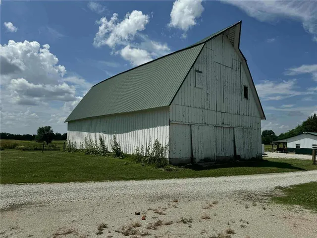 $1,490,000 | 23145 County Road 151, Norborne, MO 64668