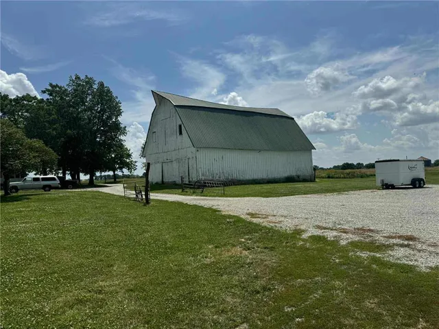 $1,490,000 | 23145 County Road 151, Norborne, MO 64668