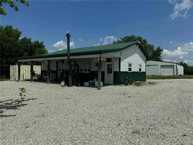 $1,490,000 | 23145 County Road 151, Norborne, MO 64668