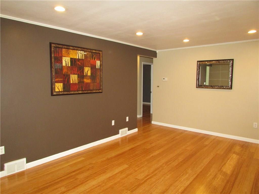 5207 Ranchview Drive Pittsburgh, PA 15236 - Photo 2 of 23 Gallery Image 2