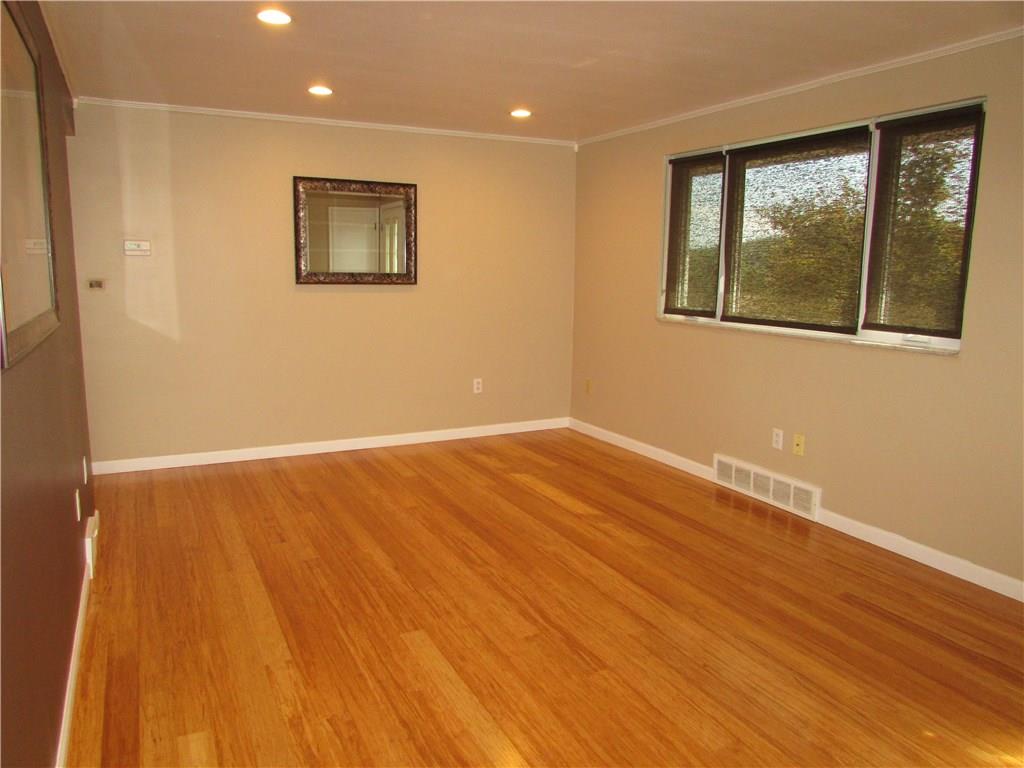 5207 Ranchview Drive Pittsburgh, PA 15236 - Photo 3 of 23 Gallery Image 3