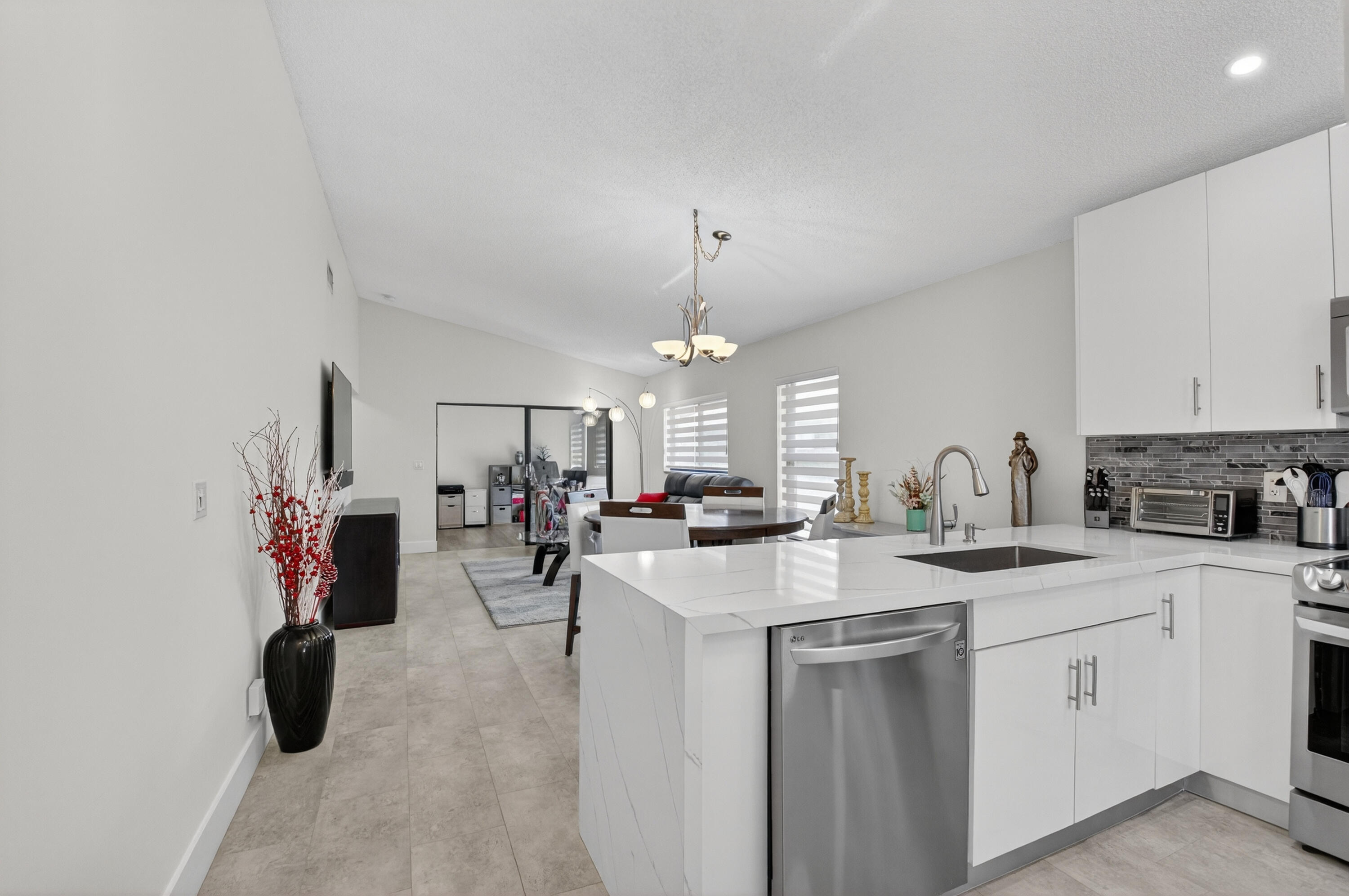 8136 Whispering Palm Drive, Unit B Boca Raton, FL 33496 - Photo 5 of 37