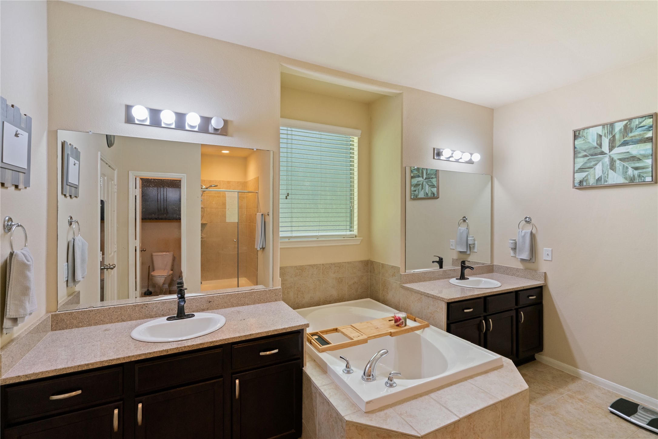 26806 Winding River Trail Huffman, TX 77336 - Photo 17 of 40 main bathroom with jet tub and 2 sinks