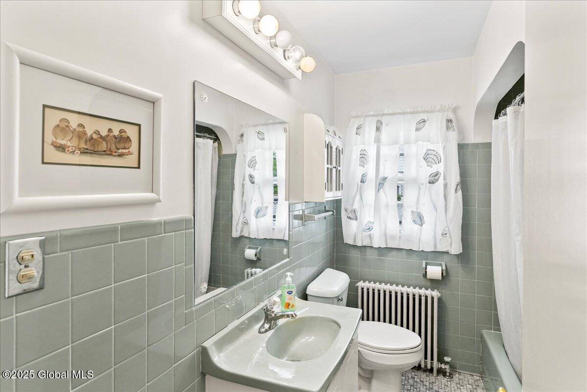 409 Sand Creek Road Colonie, NY 12205 - Photo 9 of 30 06-DSC08084