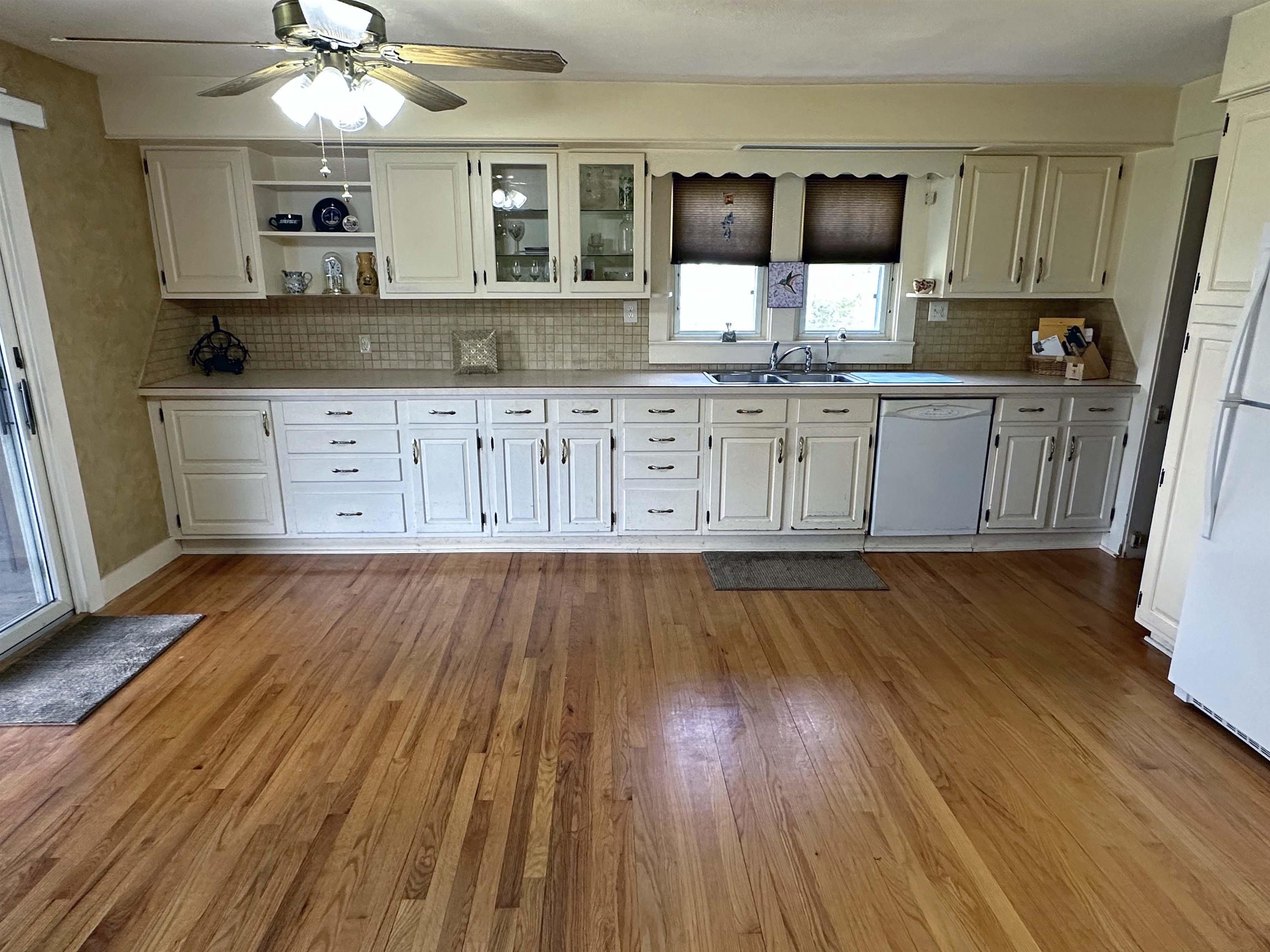 8117 Reed Road New Lothrop, MI 48460 - Photo 7 of 41 50106091-6.JPG