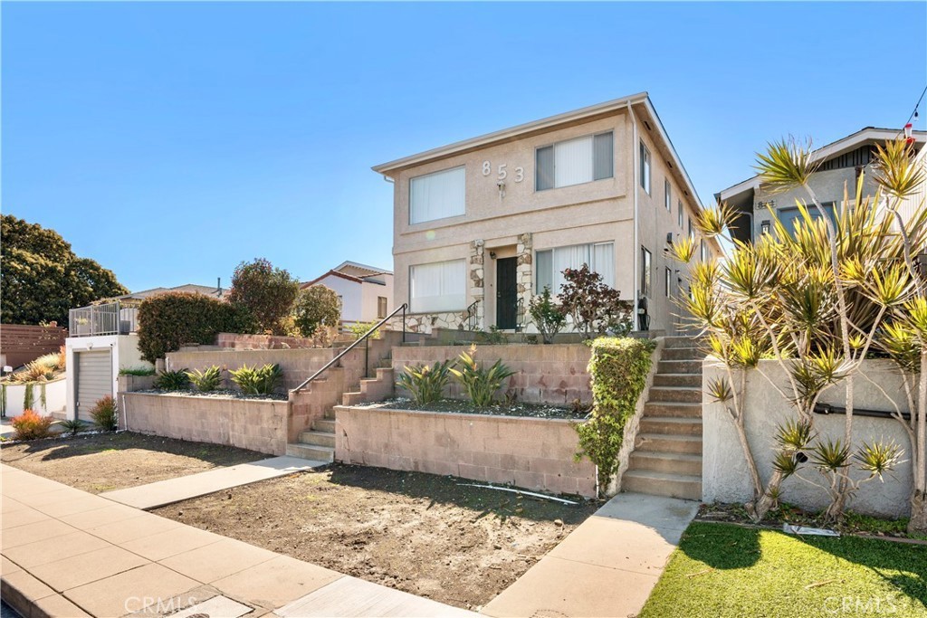 853 West 23rd Street, Unit 2 San Pedro, CA 90731 - Photo 3 of 19 a view of front a house with a yard