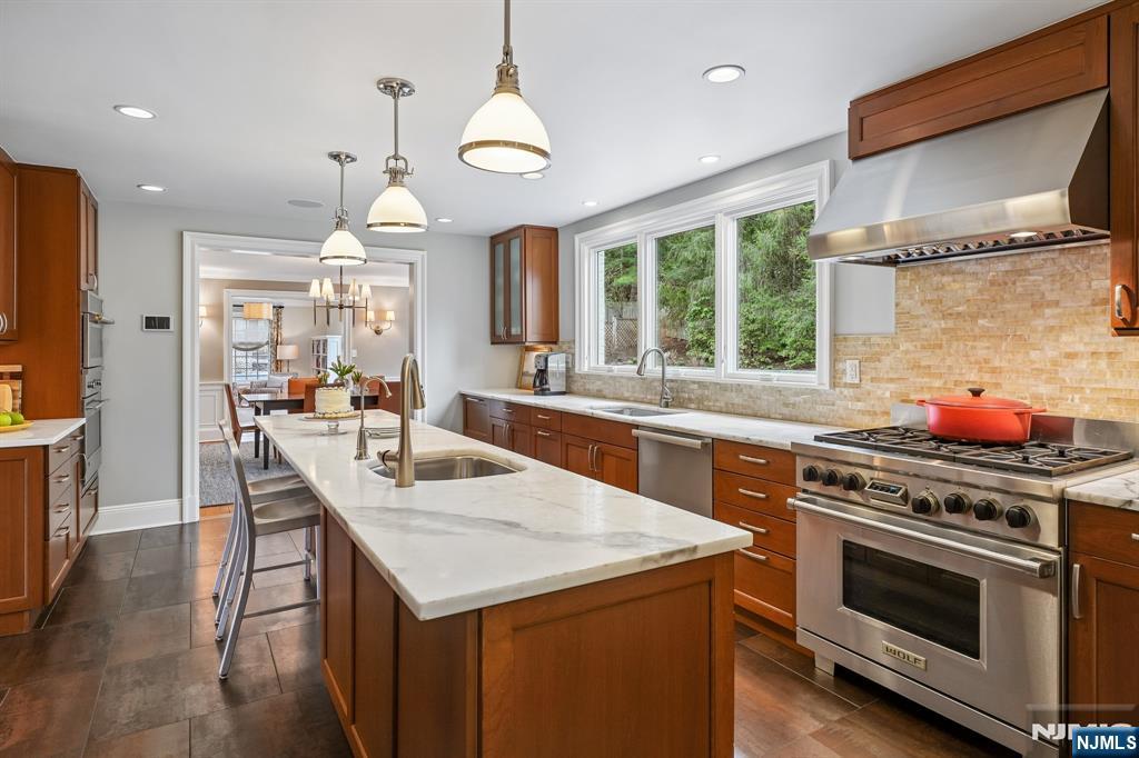 70 Yantacaw Brook Road Montclair, NJ 07043 - Photo 13 of 49
