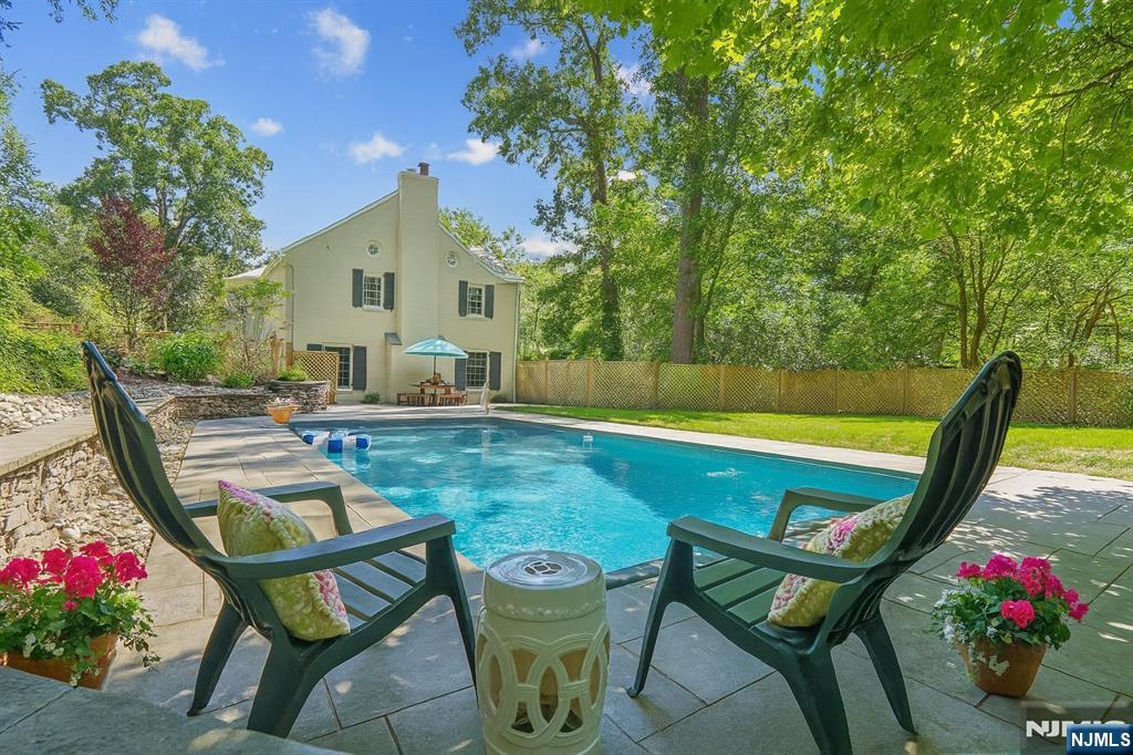 70 Yantacaw Brook Road Montclair, NJ 07043 - Photo 4 of 49