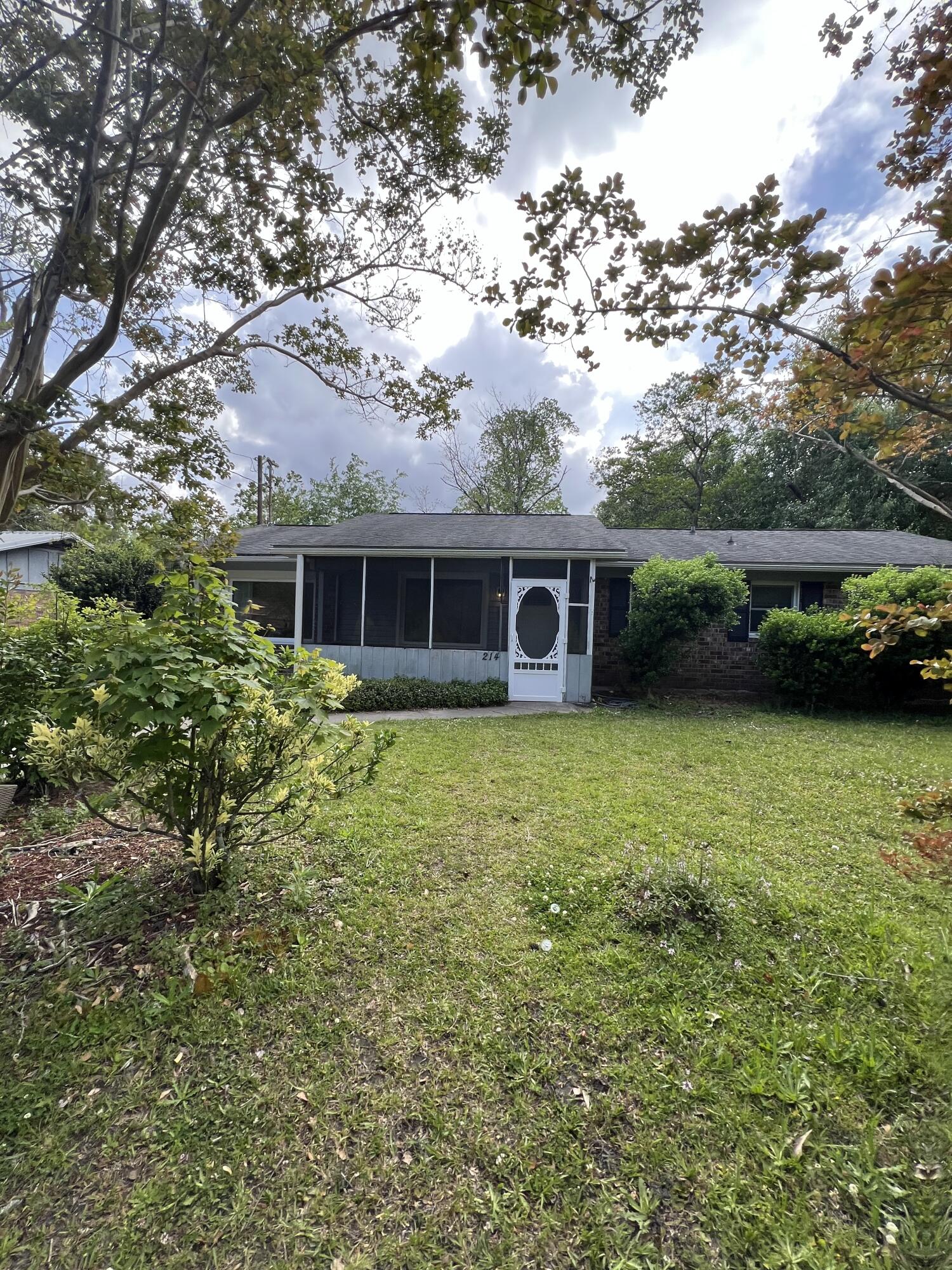 214 Arbor Road Summerville, SC 29485 - Photo 3 of 22 IMG_4190 copy