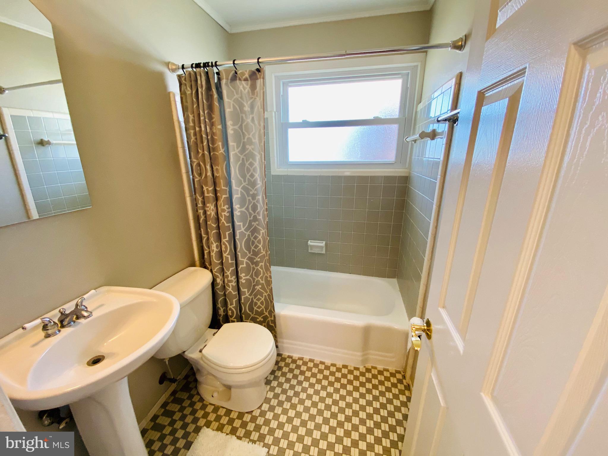 5946 Atteentee Road Springfield, VA 22150 - Photo 24 of 42 Full bath
