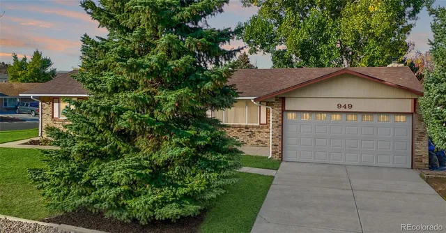 $599,000 | 949 Mountain View, Castle Rock, CO 80104