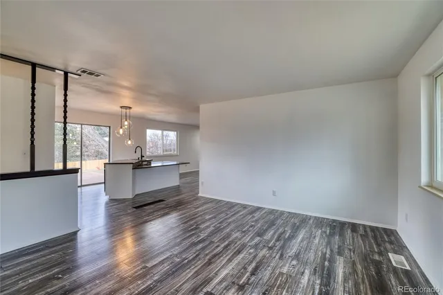 $599,000 | 949 Mountain View, Castle Rock, CO 80104