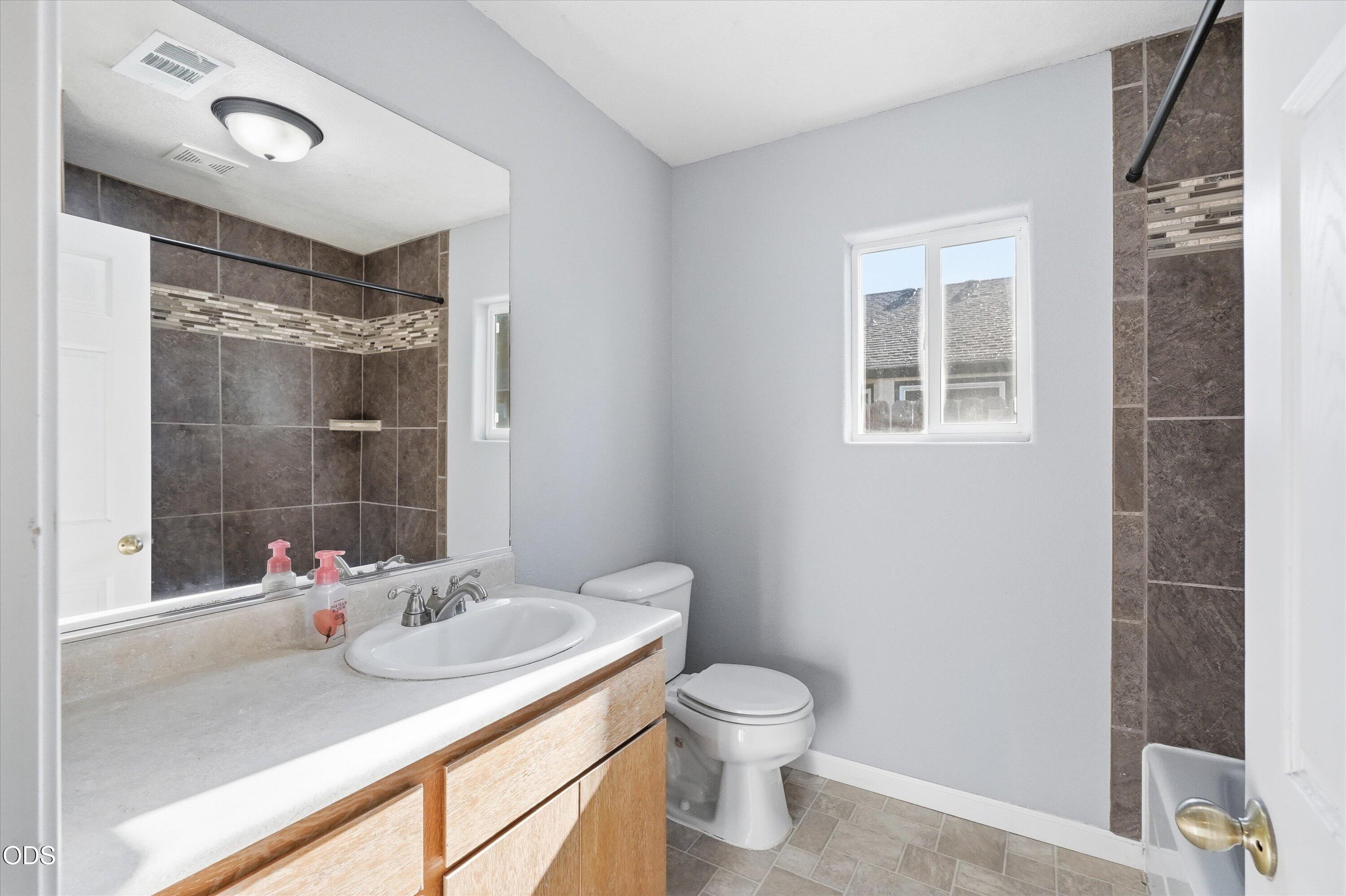 1908 Cunningham Avenue Medford, OR 97501 - Photo 10 of 31