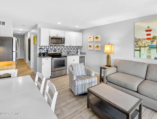 $295,000 | 40 Folly Field Road, Unit 215B, Hilton Head Island, SC 29928