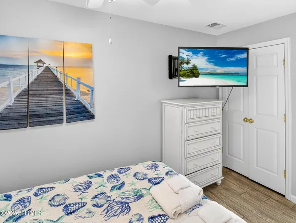 $295,000 | 40 Folly Field Road, Unit 215B, Hilton Head Island, SC 29928