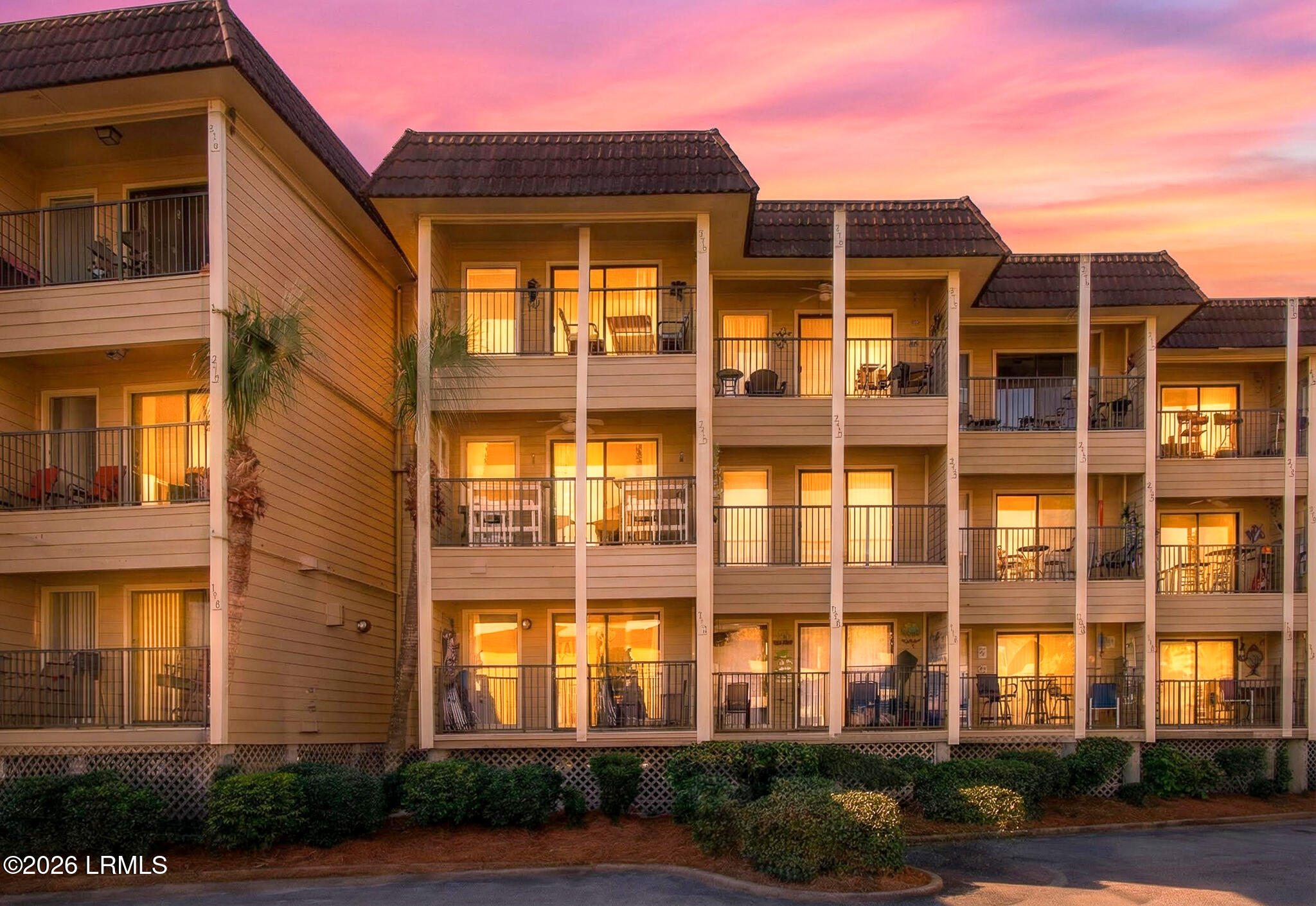 40 Folly Field Road, Unit 215B Hilton Head Island, SC 29928 - Photo 29 of 41 9W6A7156#twilight