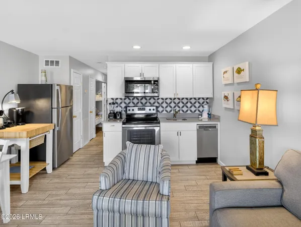 $295,000 | 40 Folly Field Road, Unit 215B, Hilton Head Island, SC 29928