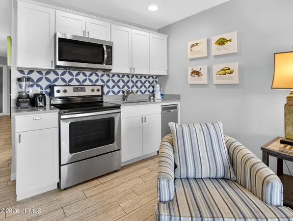 $295,000 | 40 Folly Field Road, Unit 215B, Hilton Head Island, SC 29928
