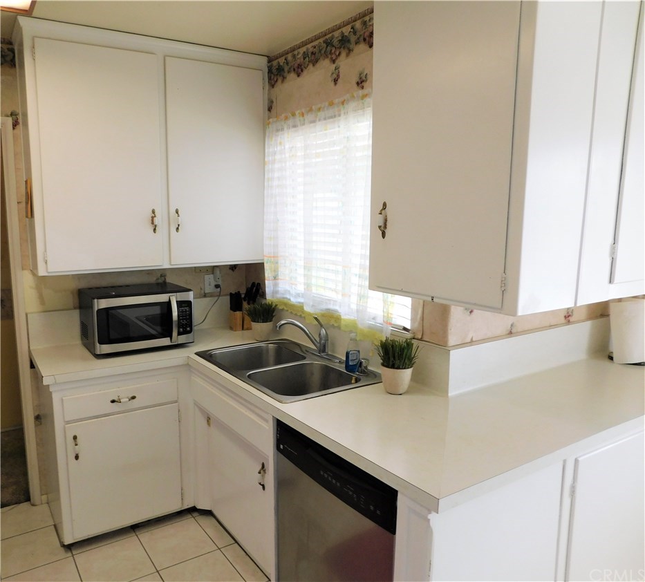 8653 Garfield Street Riverside, CA 92504 - Photo 4 of 8
