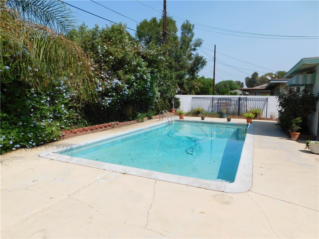 8653 Garfield Street Riverside, CA 92504 - Photo 7 of 8