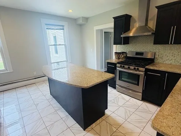 $2,500 | 155 Cedar Street, Unit 1, Framingham, MA 01702