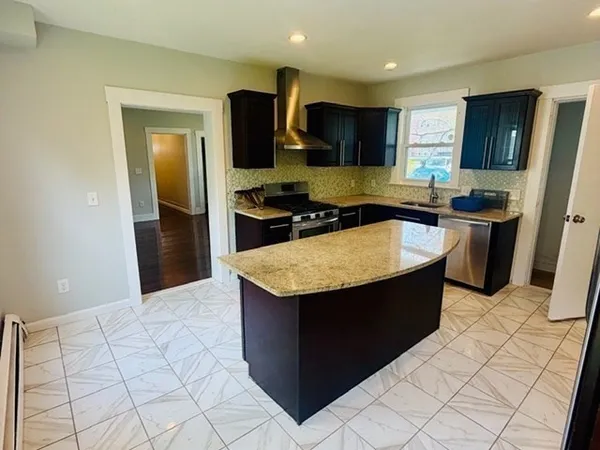 $2,500 | 155 Cedar Street, Unit 1, Framingham, MA 01702
