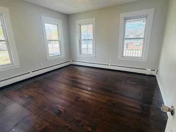 $2,500 | 155 Cedar Street, Unit 1, Framingham, MA 01702
