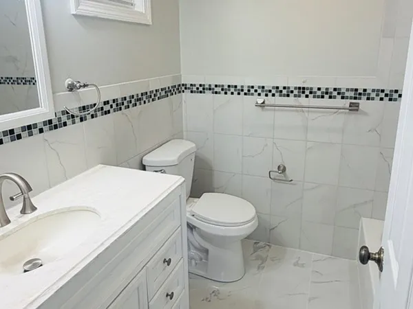 $2,500 | 155 Cedar Street, Unit 1, Framingham, MA 01702