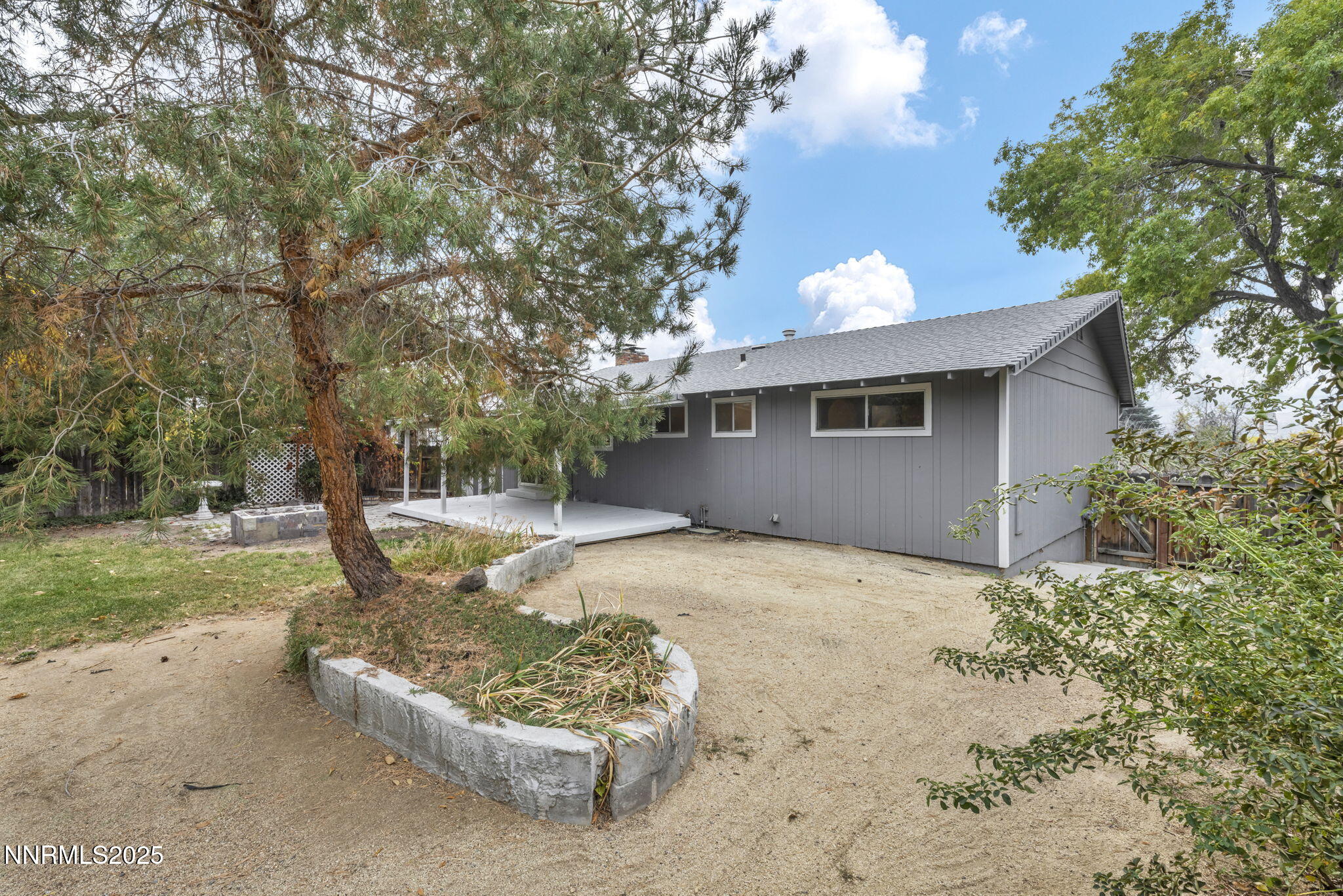 1735 Carlin Street Reno, NV 89503 - Photo 70 of 73 a front view of a house with garden